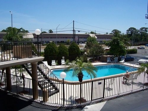 טרפון ספרינגס Tarpon Shores Inn מראה חיצוני תמונה